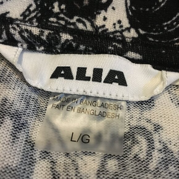 Vintage Damask Lace & Flowers Knit Open Cardigan - Picture 9 of 15